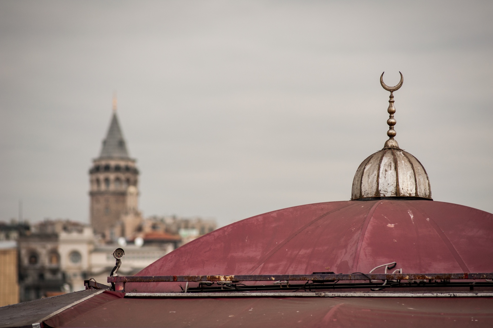 Istanbul, tra oriente e occidente, Se a un uomo venisse concessa la possibilità di un unico sguardo sul mondo, è Istanbul che dovrebbe guardare. (Alphonse de Lamartine) 7284677